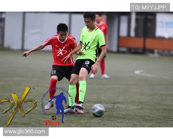 四十三号足球球星背后的传奇故事与辉煌成就解析