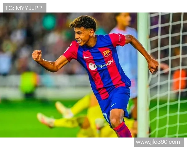 当代足球球星外貌变迁解析从青涩少年到巨星风采的变化之路