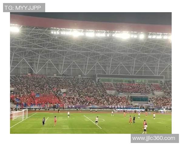 新足球星闪耀赛场引领球队奋勇拼搏点燃全球球迷热情