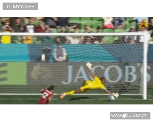 足球传奇星光闪耀 黑白九宫格带你走进球场英雄的精彩瞬间