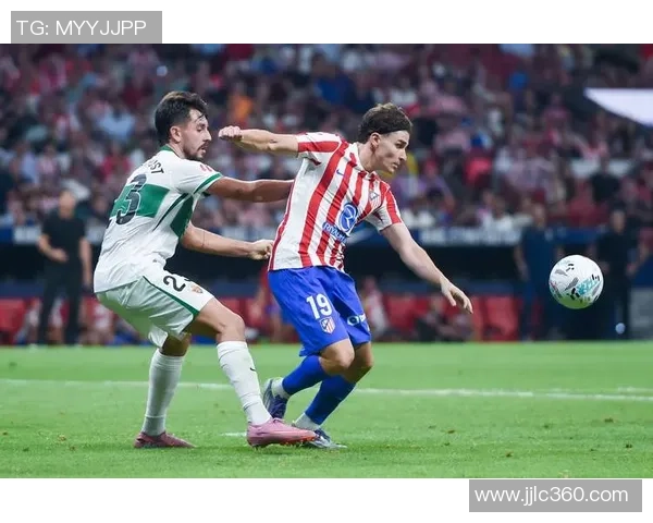 足球球星小腿粗成话题，揭示运动员体型与竞技表现的关系